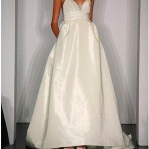 !!!!! ISO !!!!!! Amsale Reese Gown